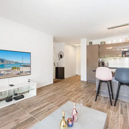 Appartement Le Prestige - 2 Pieces - Parking - Piscine