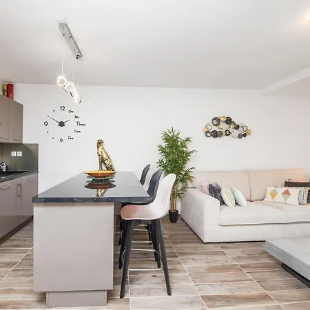 Appartement Le Prestige - 2 Pieces - Parking - Piscine *